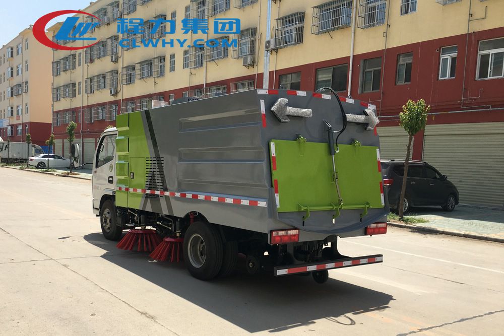 东风小多利卡扫路车高清图