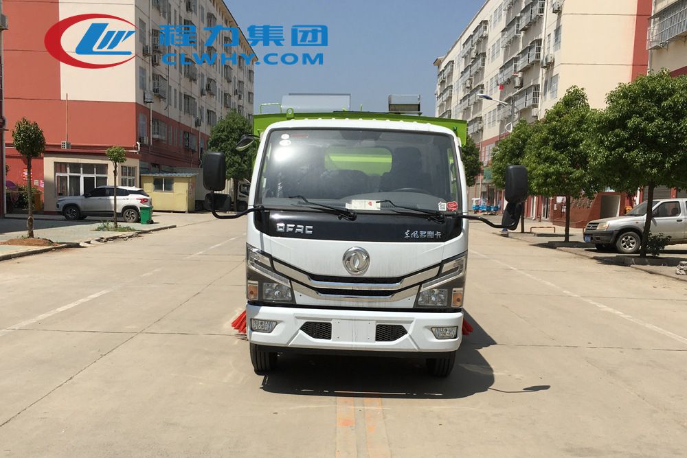 东风小多利卡扫路车高清图